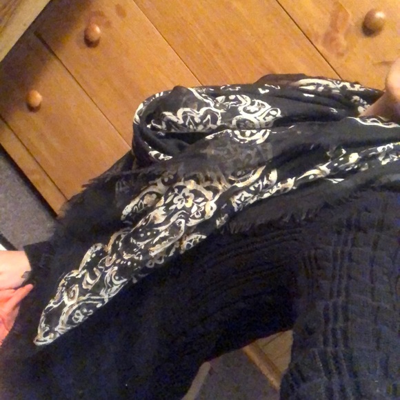 Scarf - Picture 4 of 6